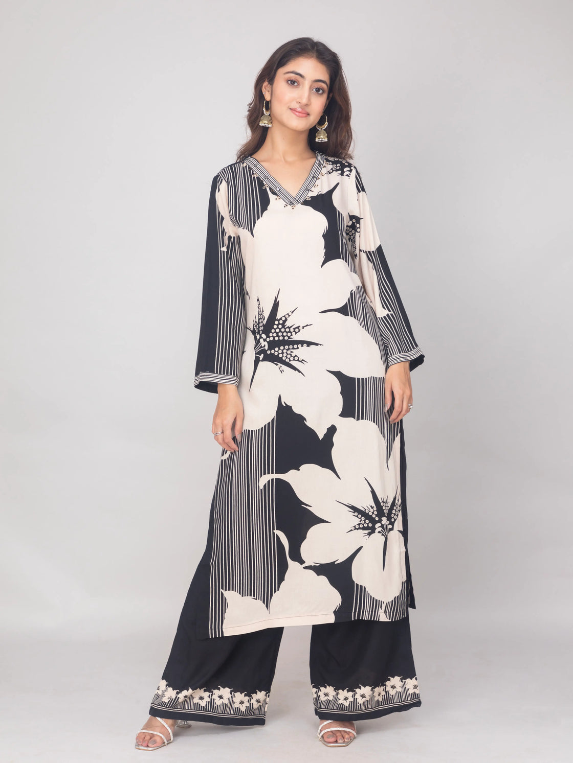 V-Neck Mul Cotton Kurti & Palazzo - Digital Print