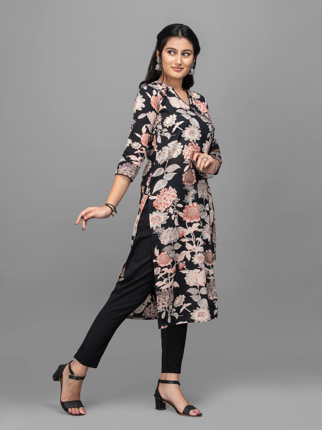 Anghrakha Neck Cotton Set With Digital Print