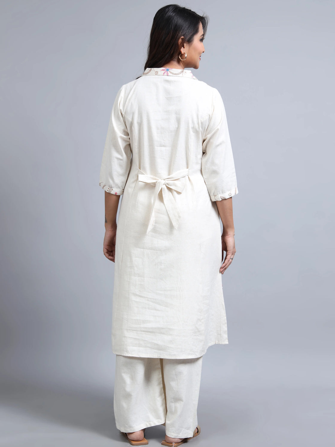 2 Piece Set With Collar Neck And Belt Attached In The Back