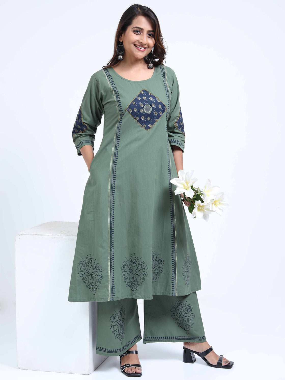 Slub Cotton Kurti Pant Set with Mirror & Block Print Detailing