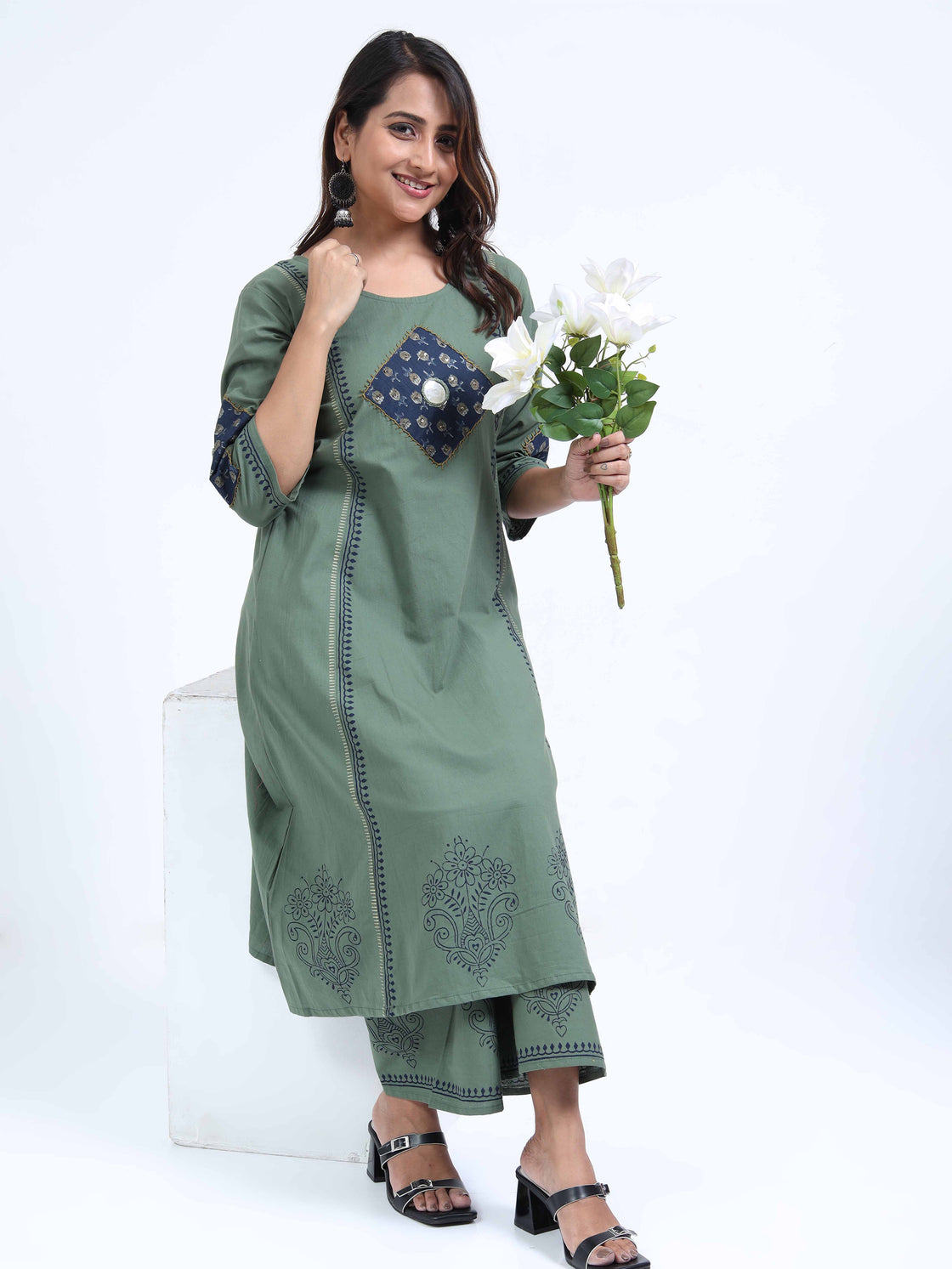Slub Cotton Kurti Pant Set with Mirror & Block Print Detailing