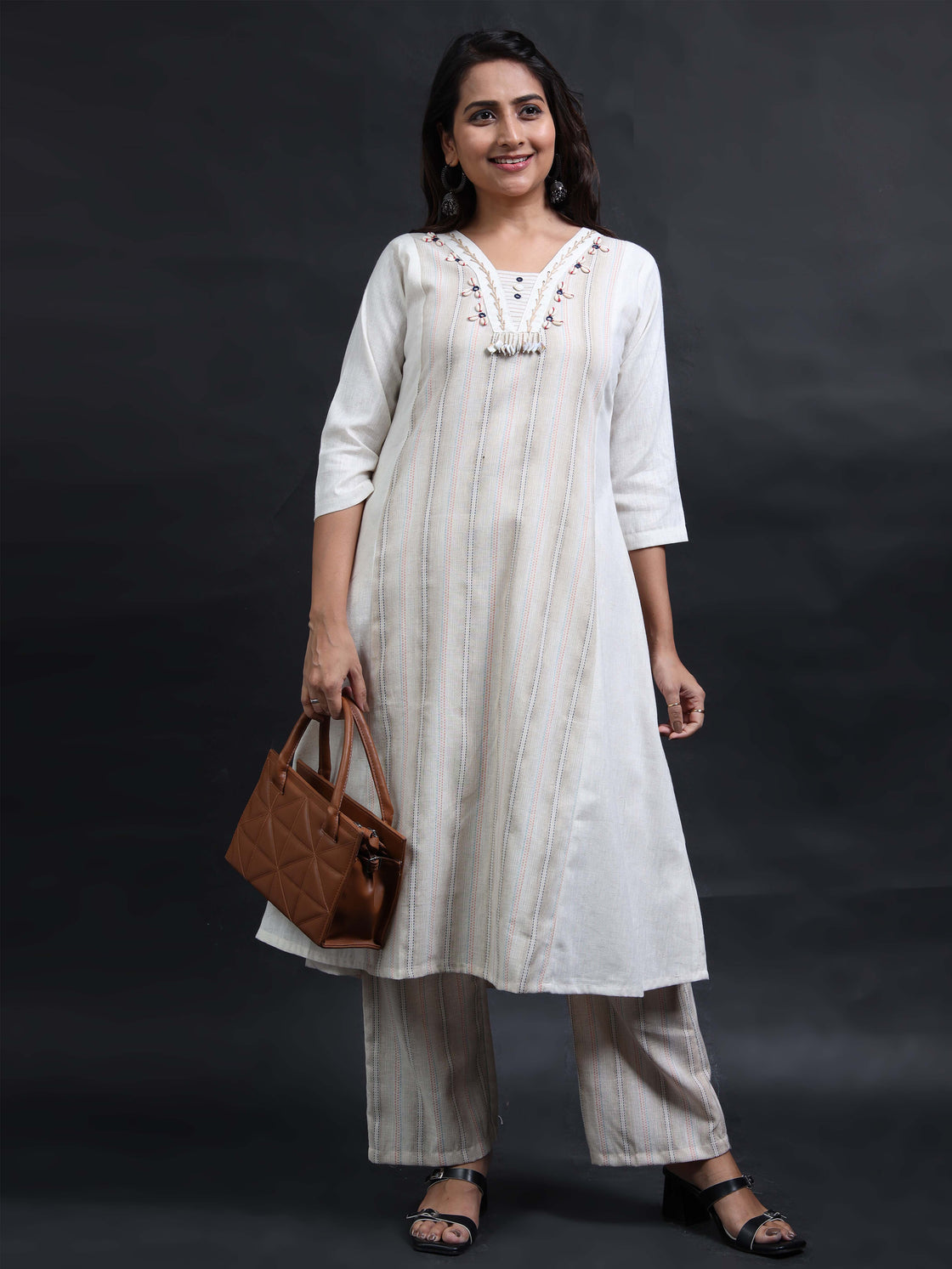 Cream Cotton 2-Piece Set with Pocket & Katha Work