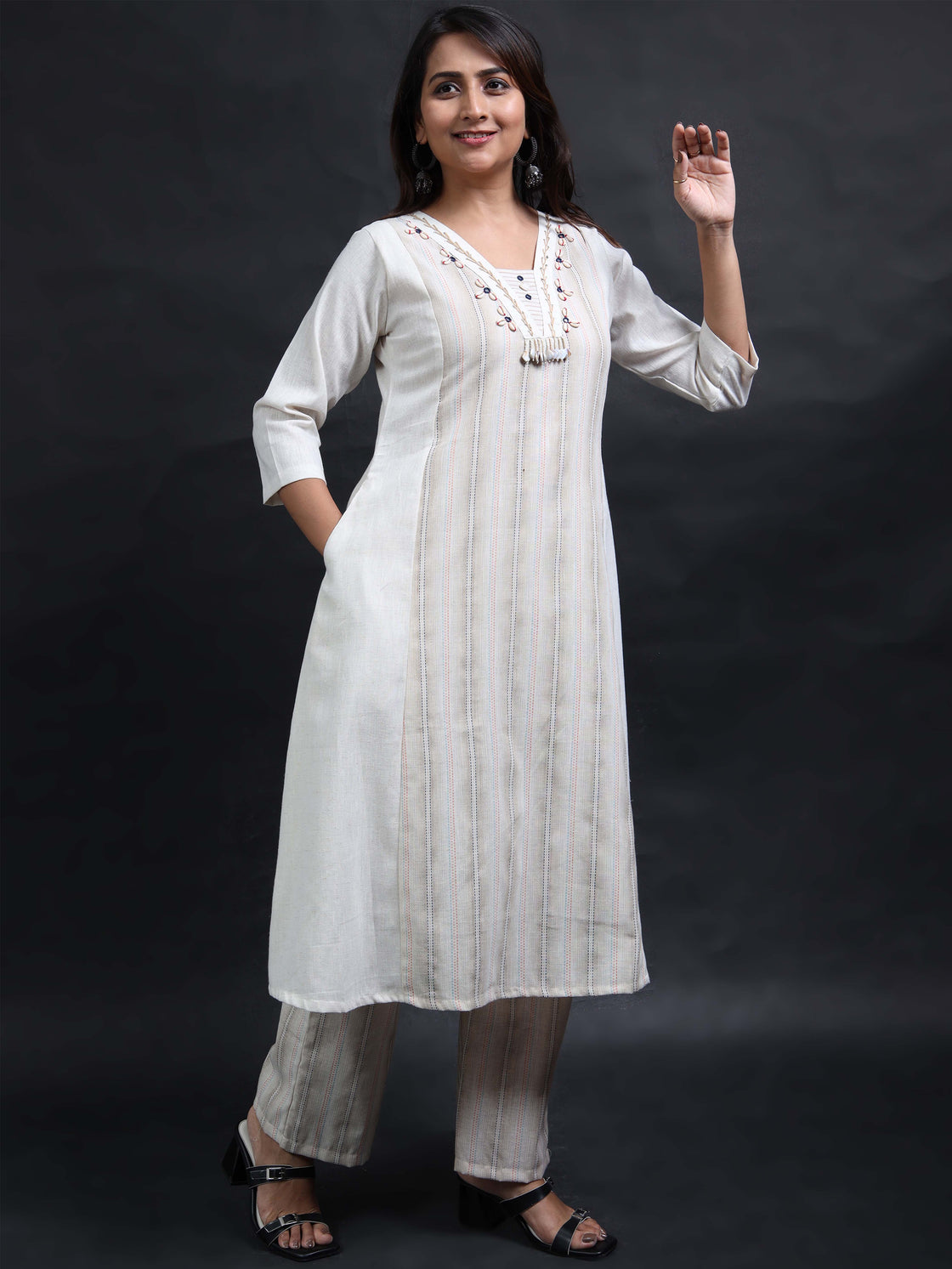 Cream Cotton 2-Piece Set with Pocket & Katha Work