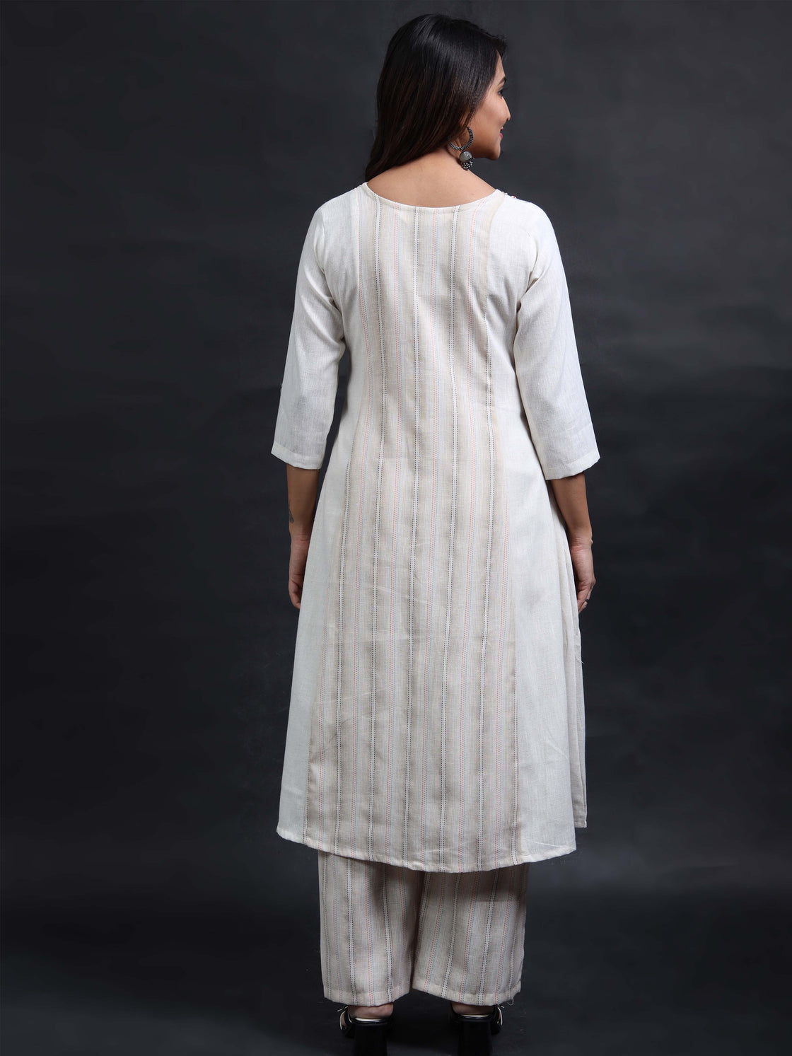 Cream Cotton 2-Piece Set with Pocket & Katha Work