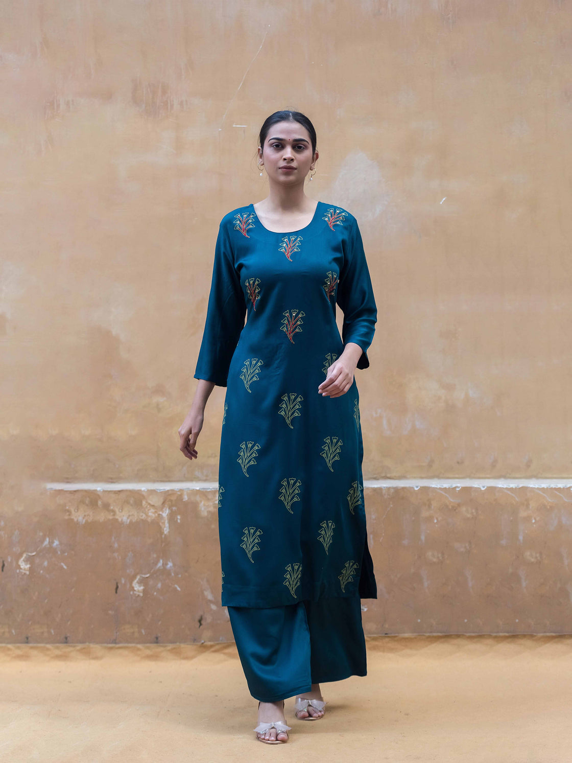 Stylish Teal Blue Rayon Kurti Pant Set with Katha Work