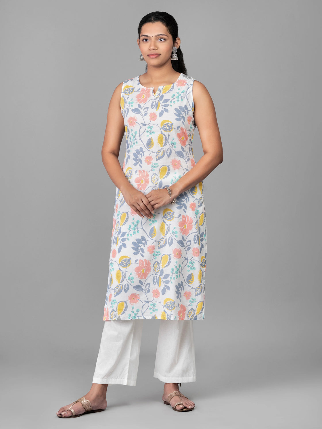 Casual sleeveless kurti pant set