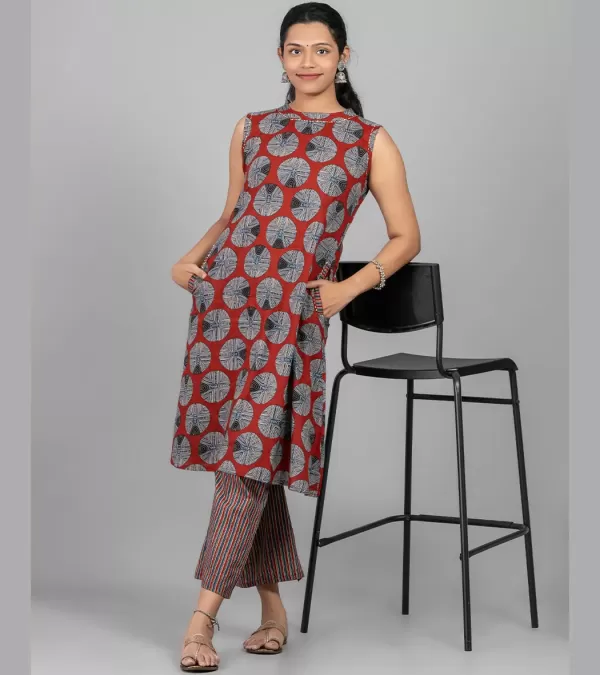 ALTER NECK MODERN SET WITH DIGITAL PRINT