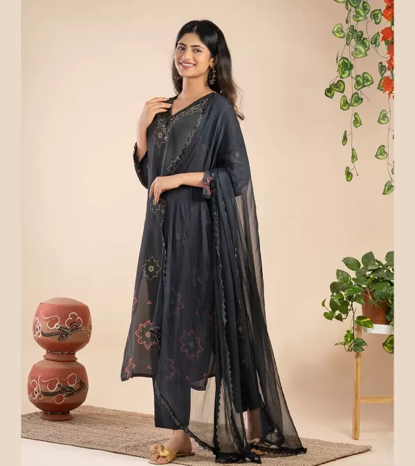 SOFT SILK CHUDIDAR SET