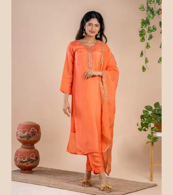 DOLA SILK SET